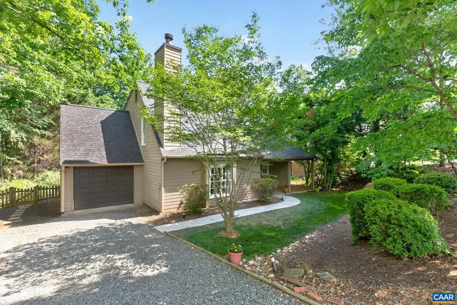 305 Starcrest Rd, Charlottesville, VA 22902 - #2