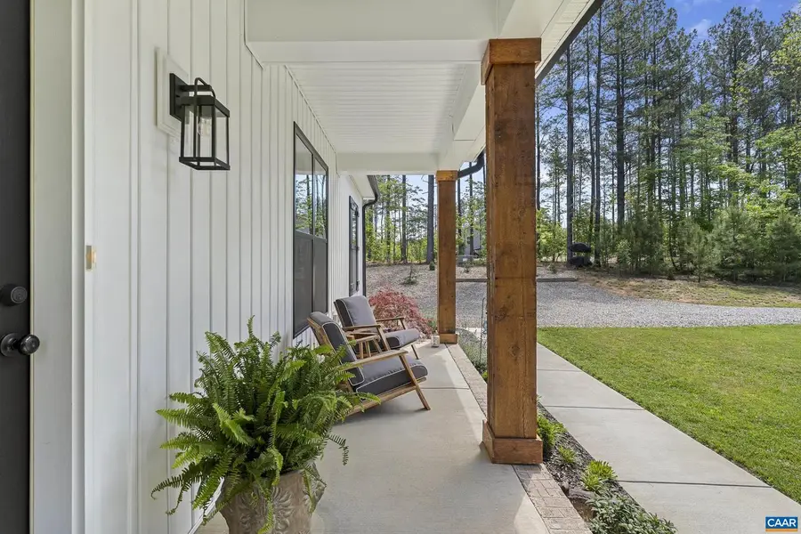 137 Forest Ridge Ln, Scottsville, VA 24590 - #2