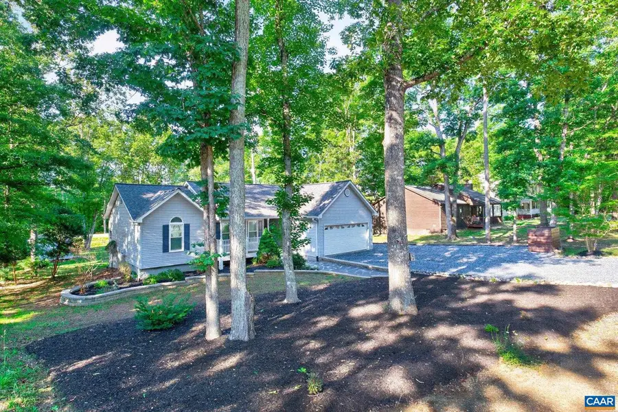 137 Jefferson Dr, Palmyra, VA 22963 - #2