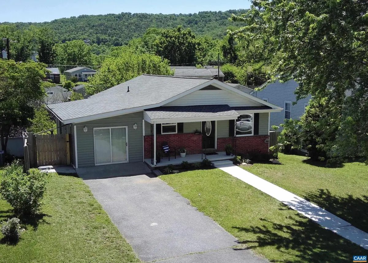 604 Market St, Waynesboro, VA 22980 - #1