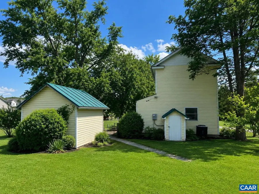 871 New Hope Rd, Staunton, VA 24401 - #3