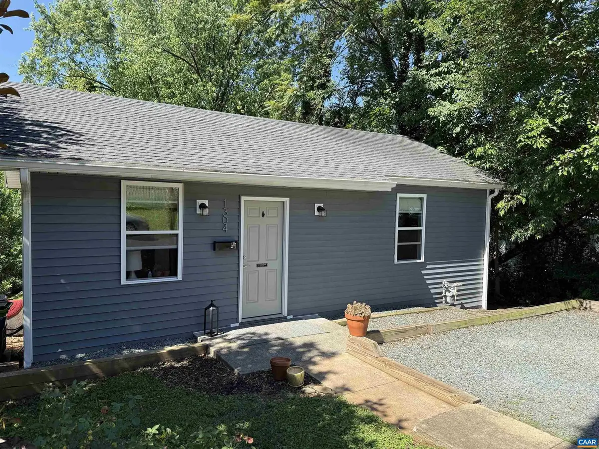 1304 Poplar St, Charlottesville, VA 22902 - #1