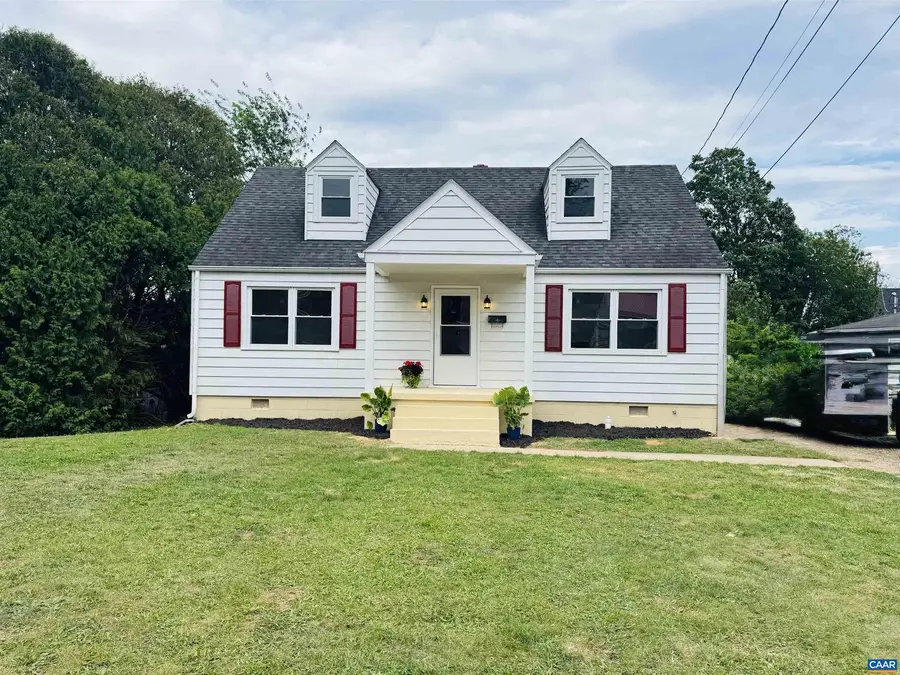 1607 Skymont Cr, Staunton, VA 24401 - #3