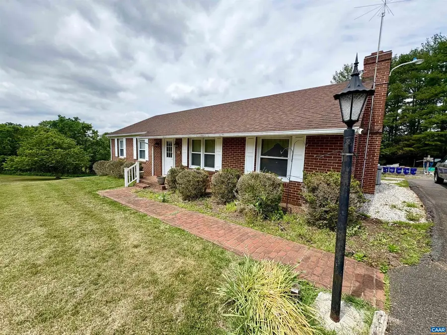 601 Lake View Ln, Lovingston, VA 22949 - #2