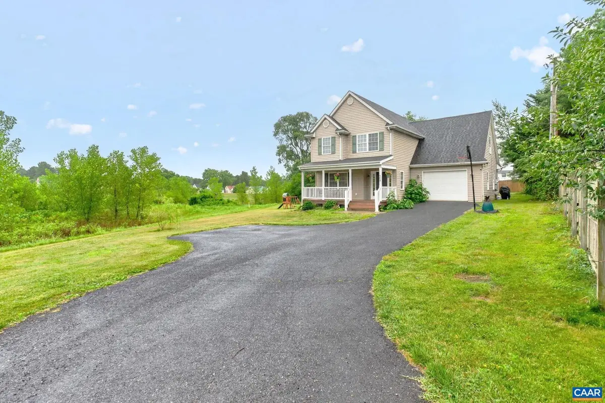 304 Grove Ave, Waynesboro, VA 22980 - #1