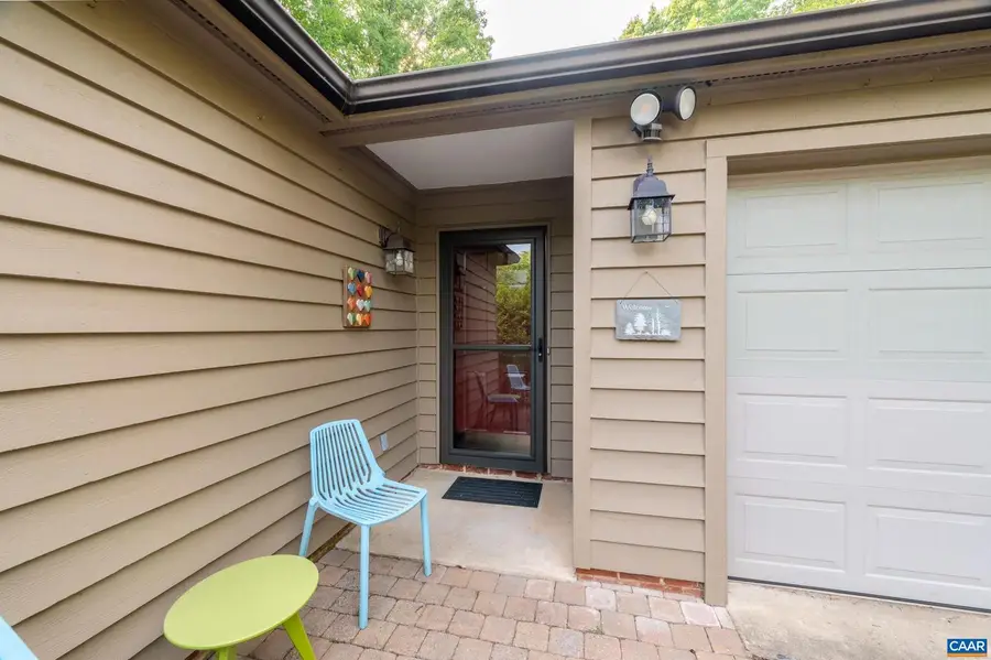 1268 Timberbranch Ct, Charlottesville, VA 22902 - #2