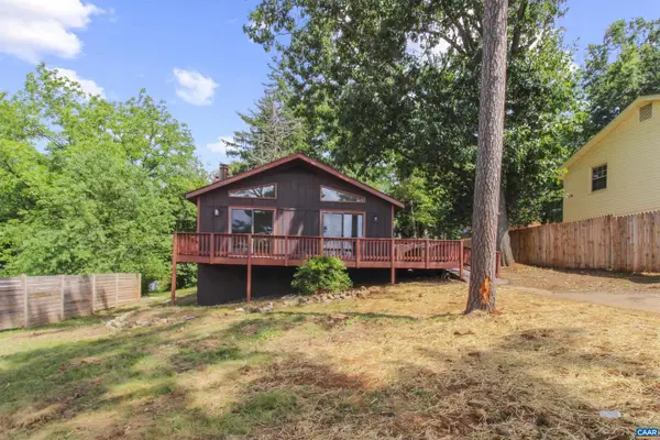 416 Woodland Cir, WAYNESBORO, VA 22980