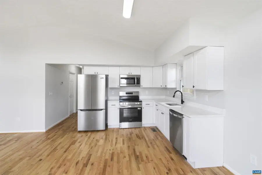 416 Woodland Cir, Waynesboro, VA 22980 - #3