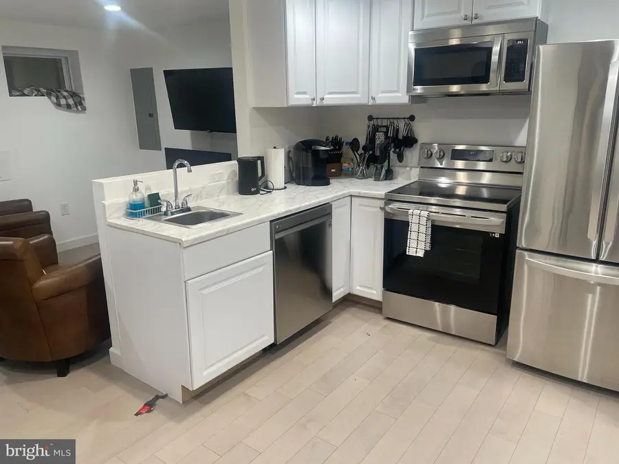 906 I St Se #1, Washington, DC 20003 - Image #3