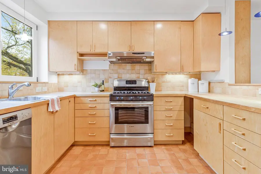 323 17th St Se, Washington, DC 20003 - Image #2