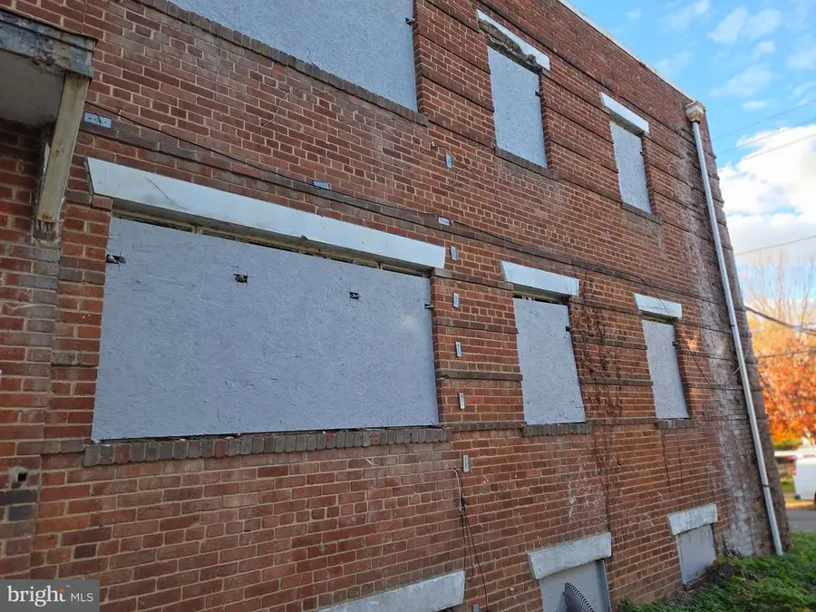 4639 Hillside Rd Se, Washington, DC 20019 - Image #2