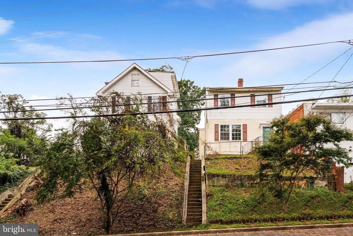 4227 Gault Pl Ne, Washington, DC 20019 - Image #1