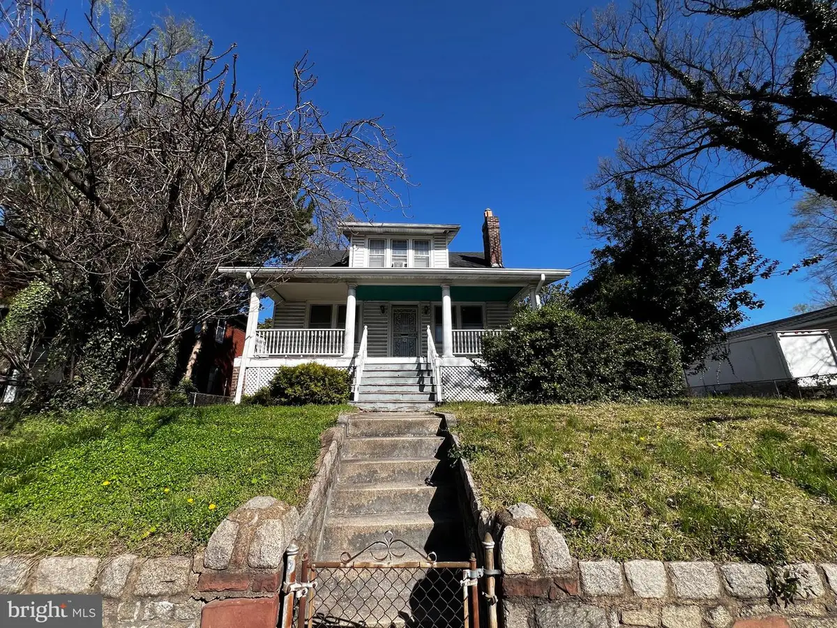 54 Riggs Rd Ne, Washington, DC 20011 - Image #1