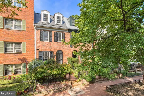 213 9th St Se, WASHINGTON, DC 20003