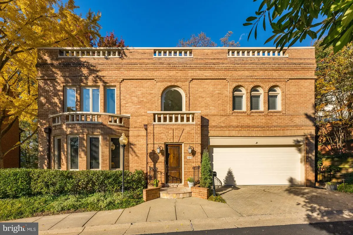 4616 Foxhall Cres Nw, Washington, DC 20007 - Image #1