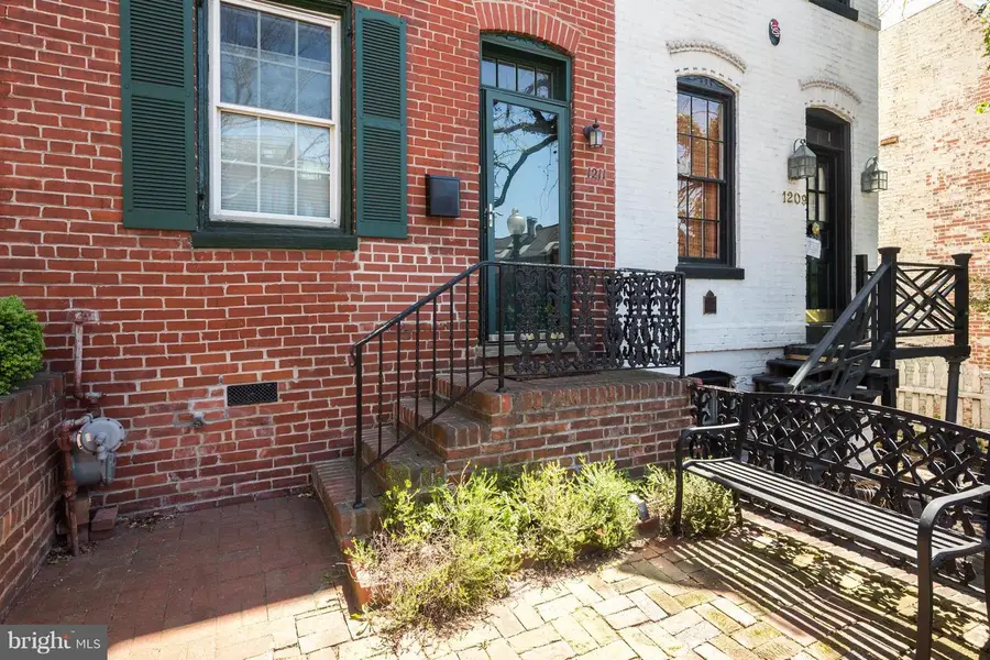 1211 35th St Nw, Washington, DC 20007 - Image #2