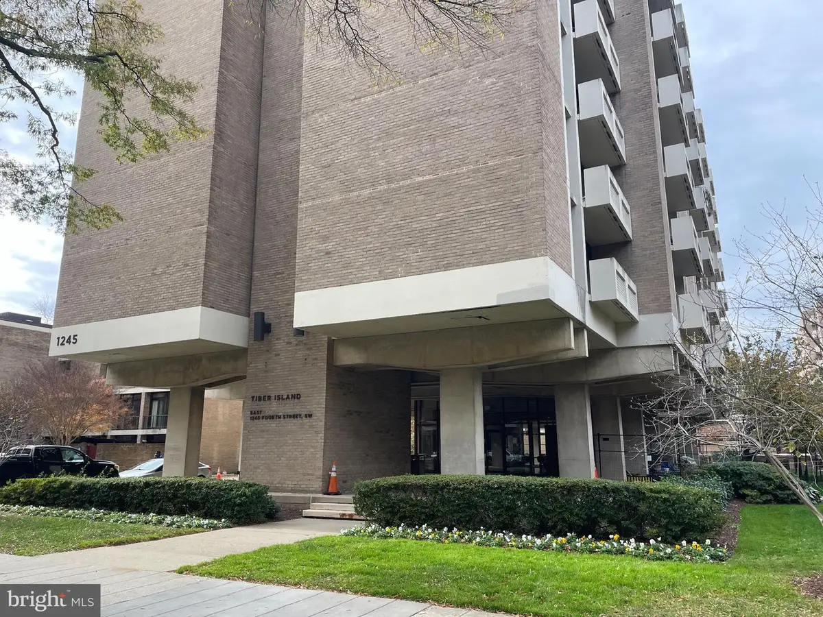 1245 4th St Sw #e108, Washington, DC 20024 - Image #1