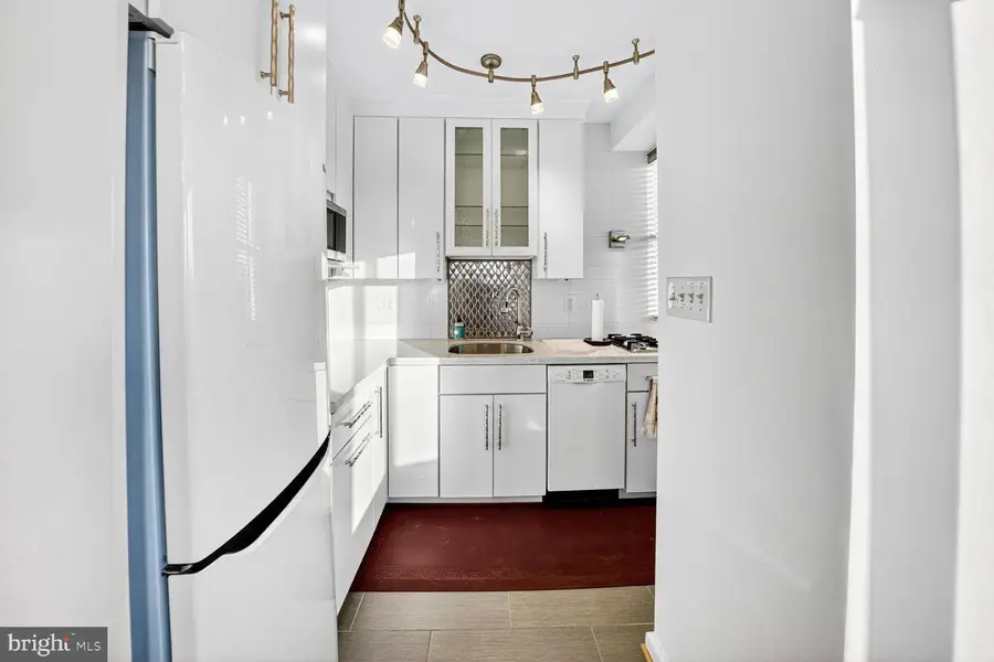 1 Scott Cir Nw #708, Washington, DC 20036 - Image #3