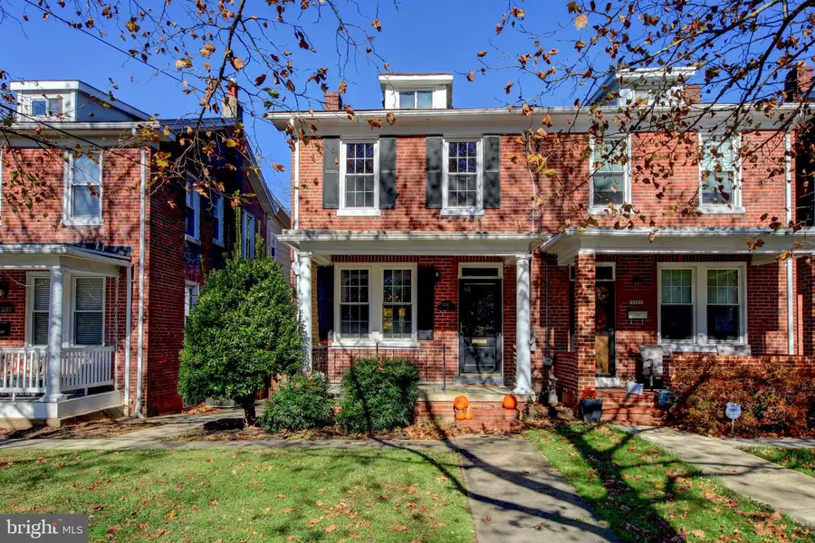 4207 Jenifer St Nw, Washington, DC 20015 - Image #2