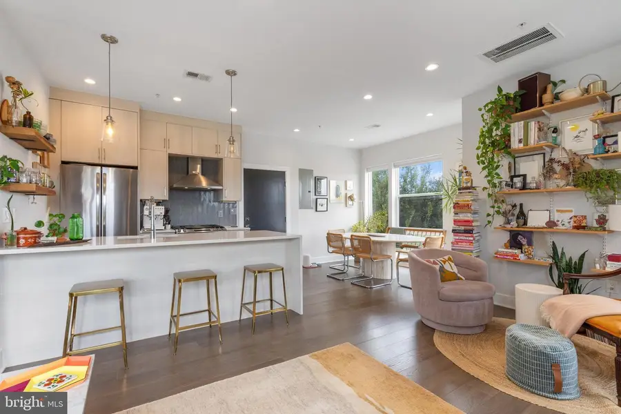 653 Irving St Nw #7, Washington, DC 20010 - Image #2