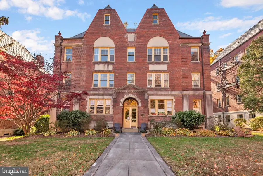 3020 Porter St Nw #103, Washington, DC 20008 - Image #2