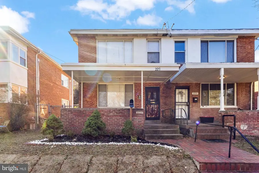 227 Hawaii Ave Ne, Washington, DC 20011 - Image #2