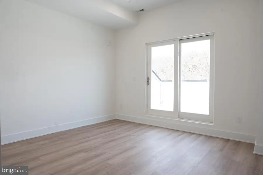 2105 M St Ne #12, Washington, DC 20002 - #3