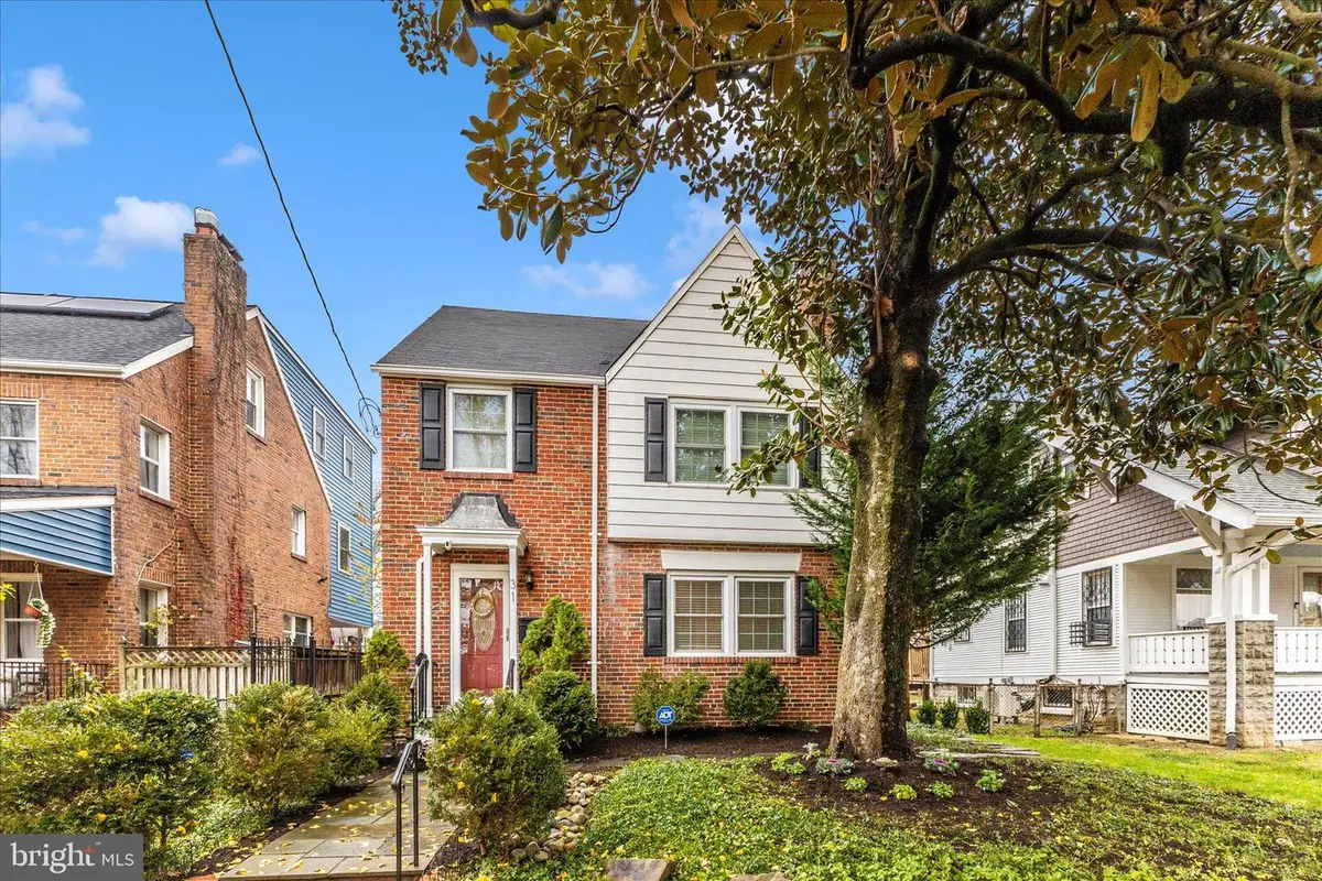 31 Milmarson Pl Nw, Washington, DC 20011 - Image #1