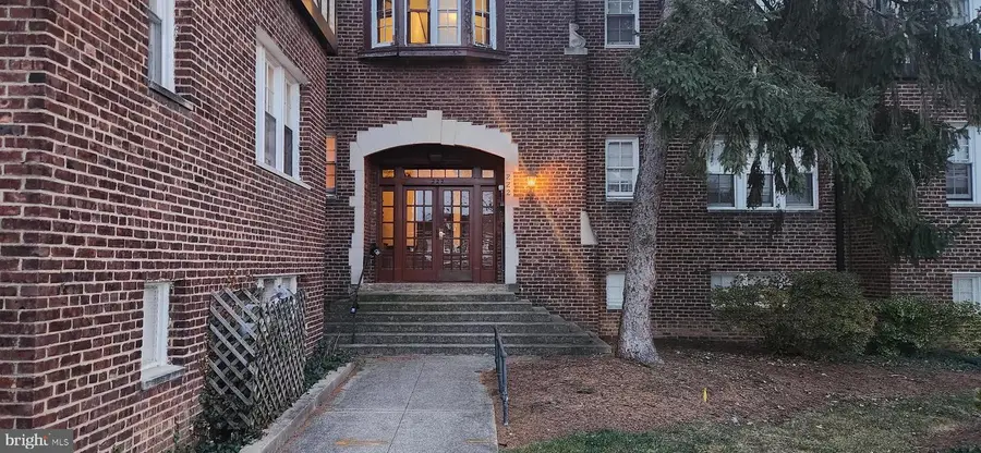 222 Farragut St Nw #105, Washington, DC 20011 - Image #3