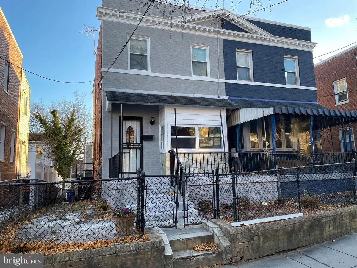 530 Somerset Pl Nw, Washington, DC 20011 - Image #1