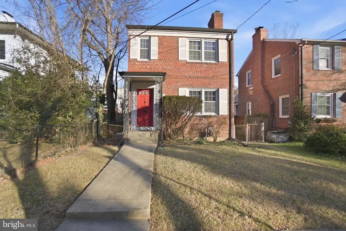 5331 42nd Pl Nw, Washington, DC 20015 - Image #1