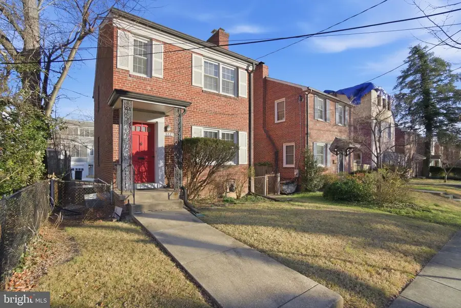 5331 42nd Pl Nw, Washington, DC 20015 - Image #2