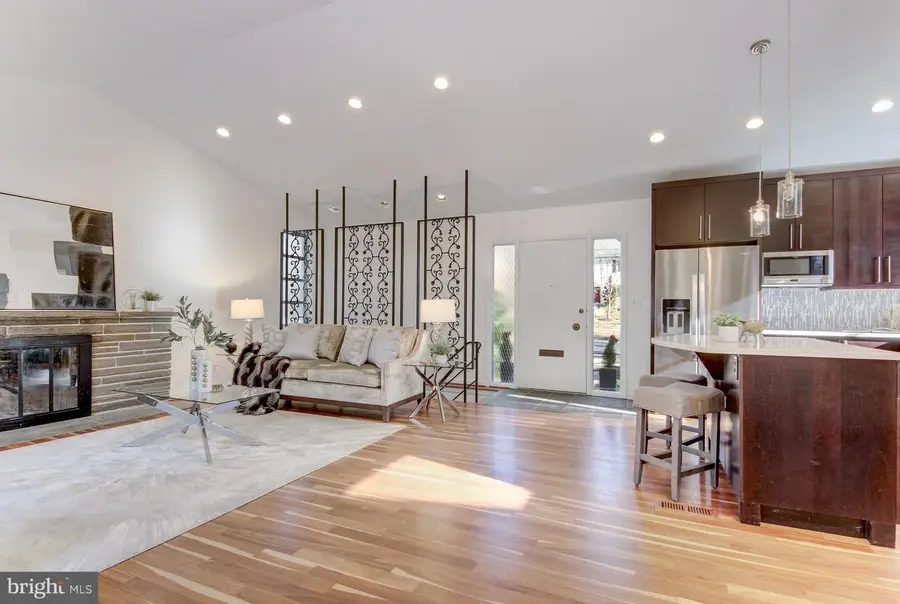 5814 Macarthur Blvd Nw, Washington, DC 20016 - Image #2