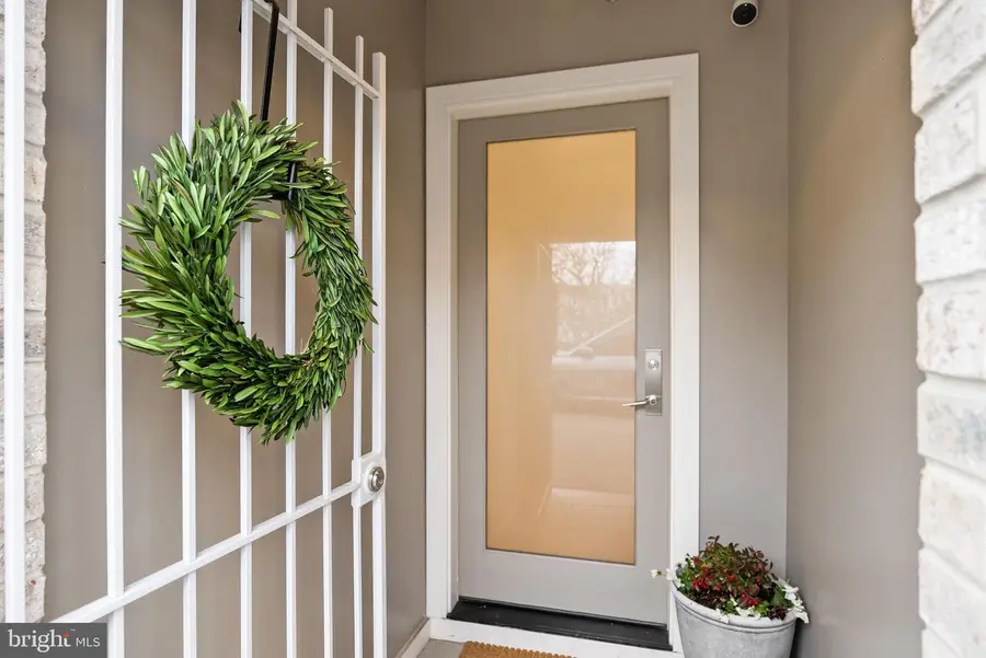 32 Kings Ct Se, Washington, DC 20003 - Image #2