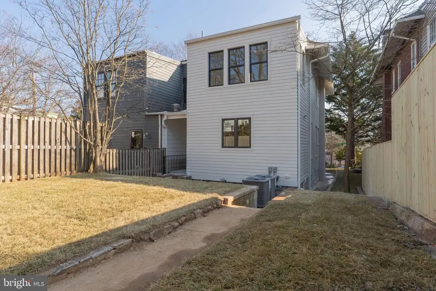 5230 Chevy Chase Pkwy Nw, Washington, DC 20015 - Image #3