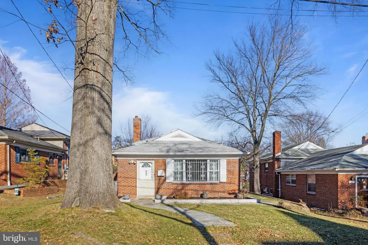 123 Walnut St Nw, Washington, DC 20012 - Image #1