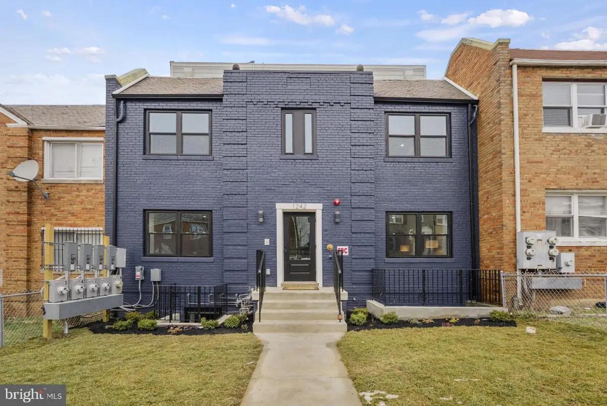 1242 Meigs Pl Ne #3, Washington, DC 20002 - Image #1