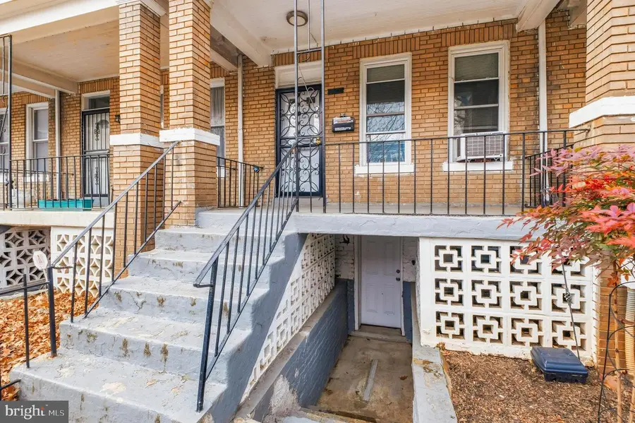 237 15th St Se, Washington, DC 20003 - Image #2