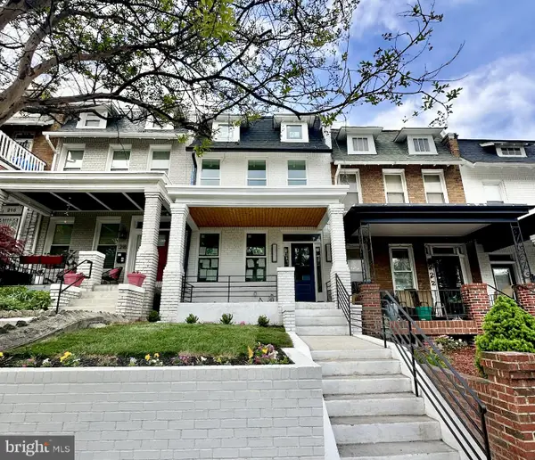 220 V St Ne, WASHINGTON, DC 20002