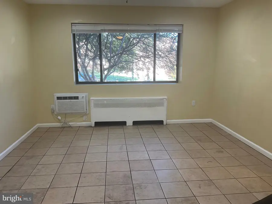 6 Galveston St Sw #103, Washington, DC 20032 - #3