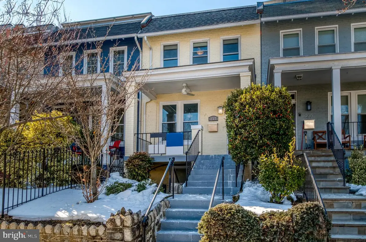 237 16th St Se, Washington, DC 20003 - #1