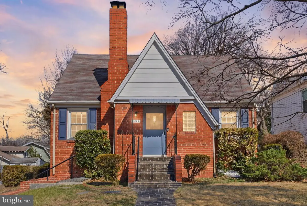 3225 Chestnut St Ne, Washington, DC 20018 - #1