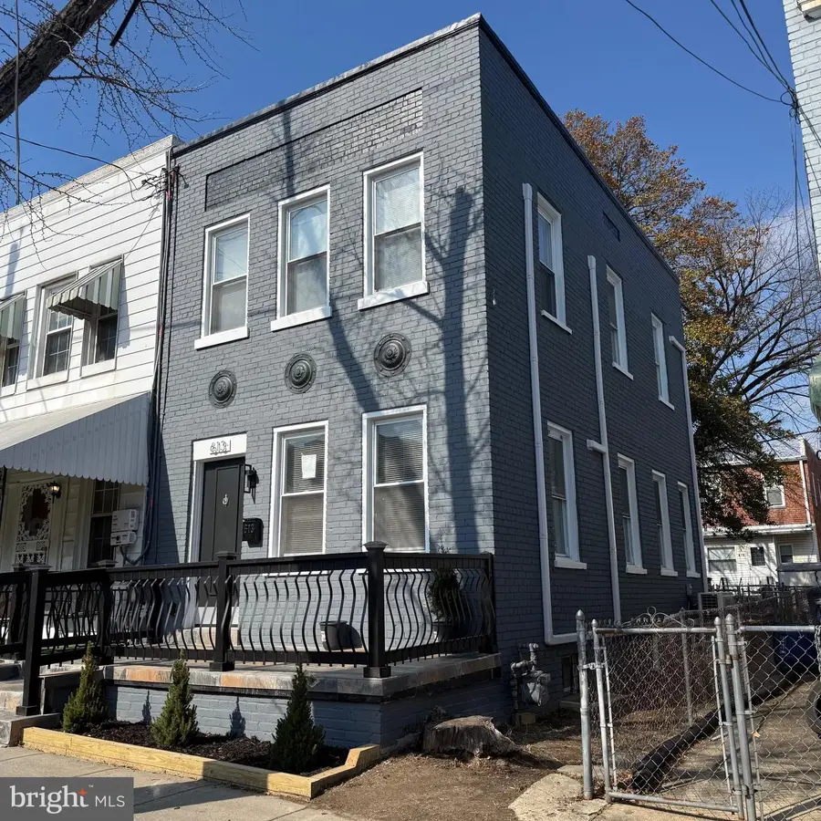 613 Roxboro Pl Nw, Washington, DC 20011 - #2