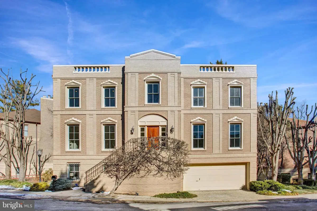 4709 Foxhall Cres Nw, Washington, DC 20007 - #1