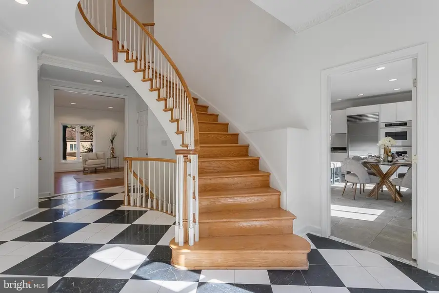 4709 Foxhall Cres Nw, Washington, DC 20007 - #3