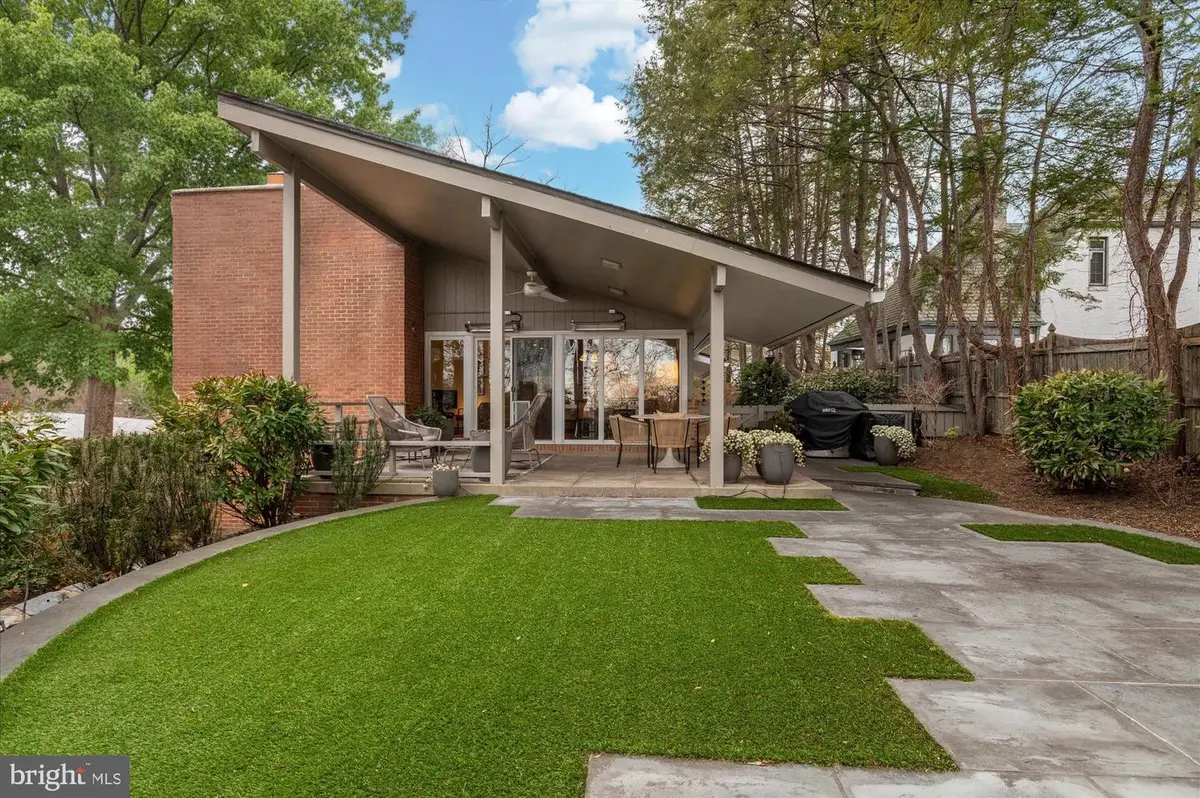 3211 Rowland Pl Nw, Washington, DC 20008 - #1