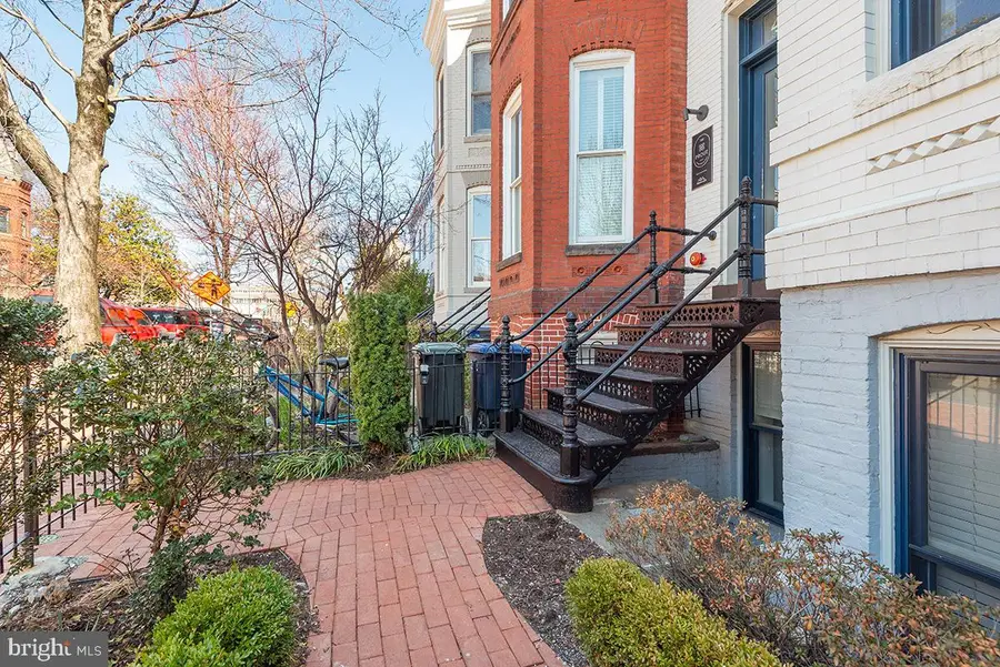 418 7th St Se #302, Washington, DC 20003 - #3