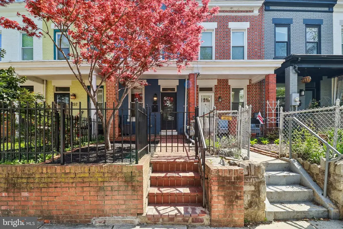 255 14th Pl Ne, Washington, DC 20002 - #1