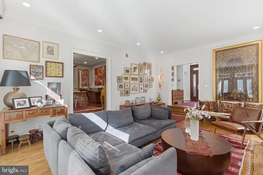 5430 Chevy Chase Pkwy Nw, Washington, DC 20015 - #3