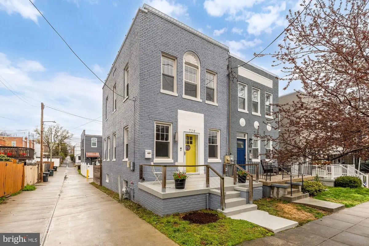 729 Roxboro Pl Nw, Washington, DC 20011 - #1